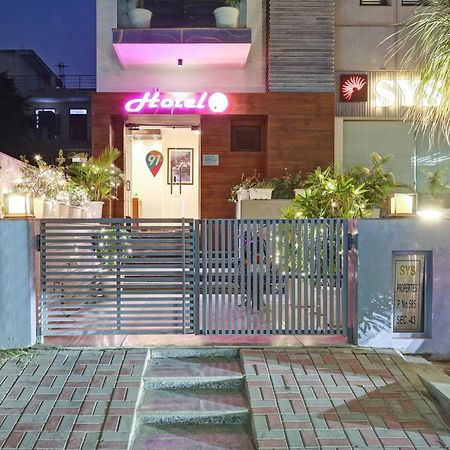 Hotel 91 Golf Course Road Gurgaon Exteriör bild