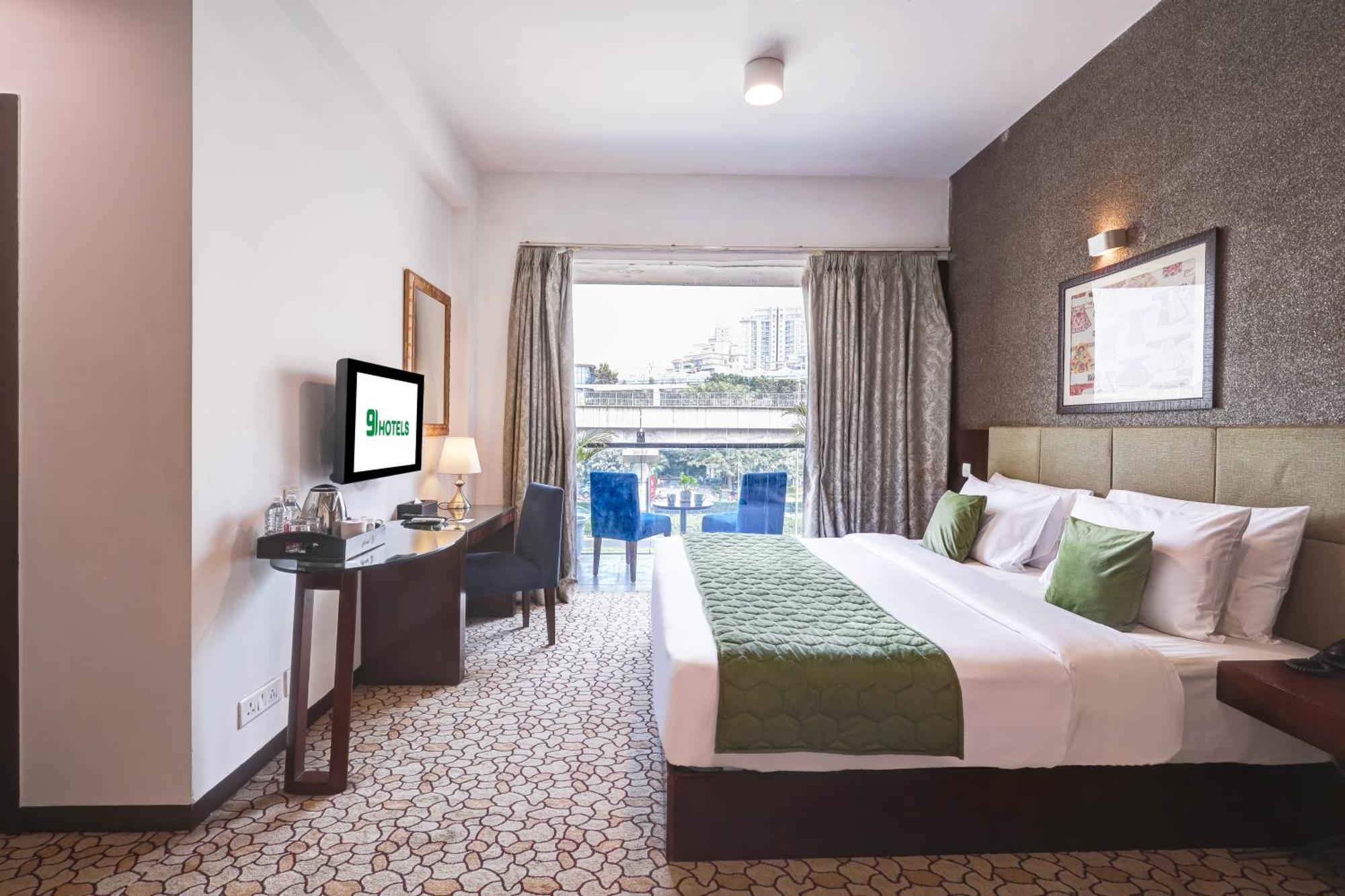 Hotel 91 Golf Course Road Gurgaon Exteriör bild