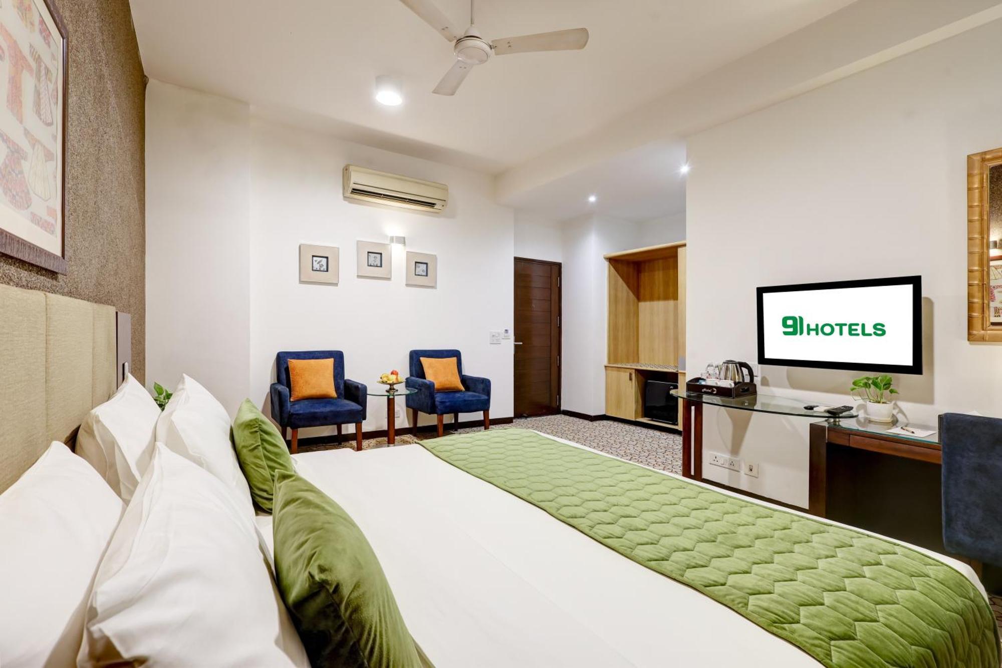 Hotel 91 Golf Course Road Gurgaon Exteriör bild