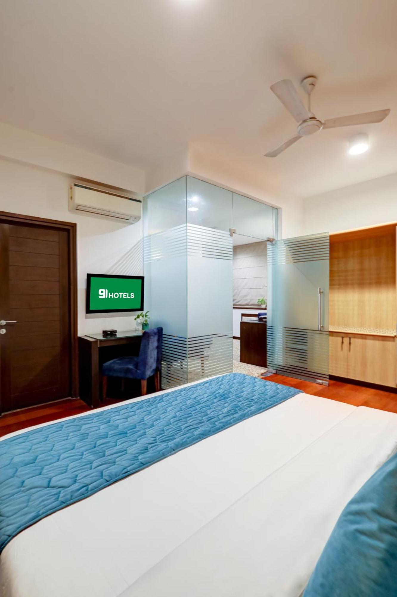 Hotel 91 Golf Course Road Gurgaon Exteriör bild