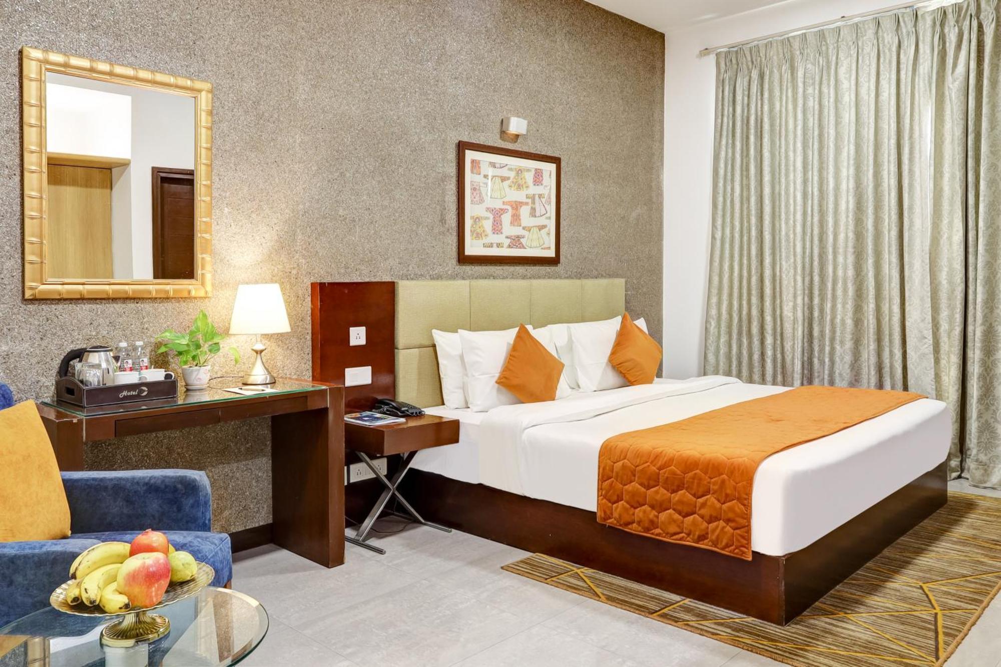 Hotel 91 Golf Course Road Gurgaon Exteriör bild