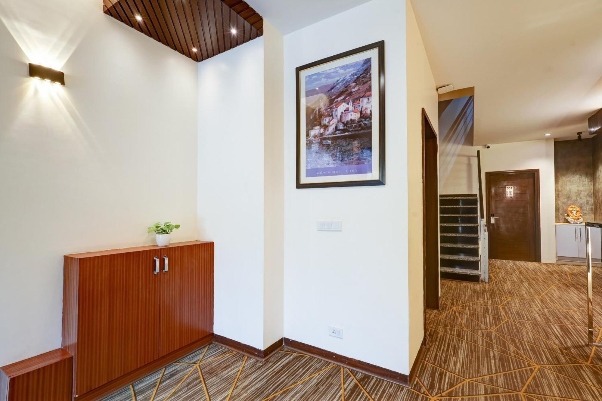 Hotel 91 Golf Course Road Gurgaon Exteriör bild