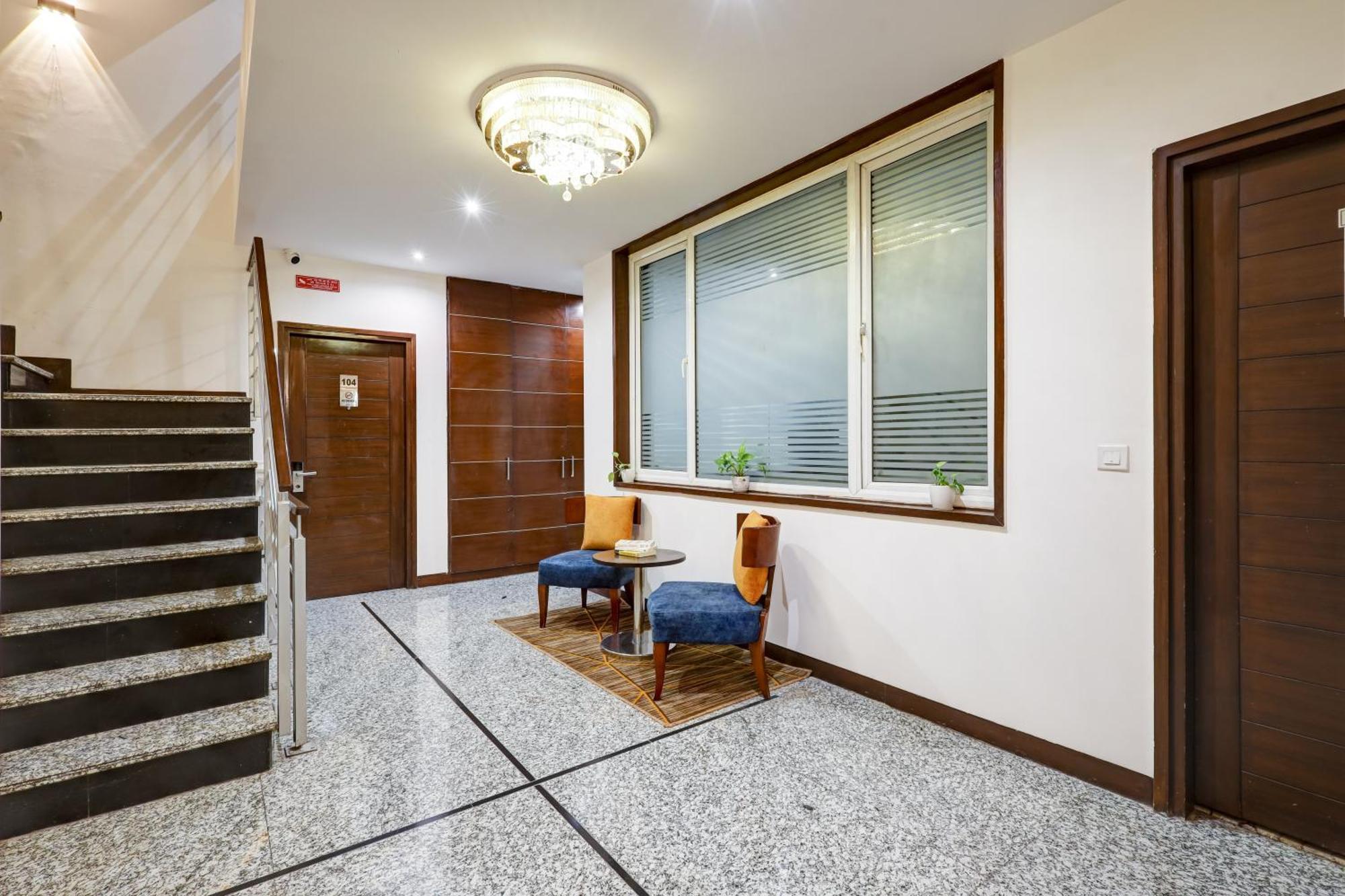 Hotel 91 Golf Course Road Gurgaon Exteriör bild