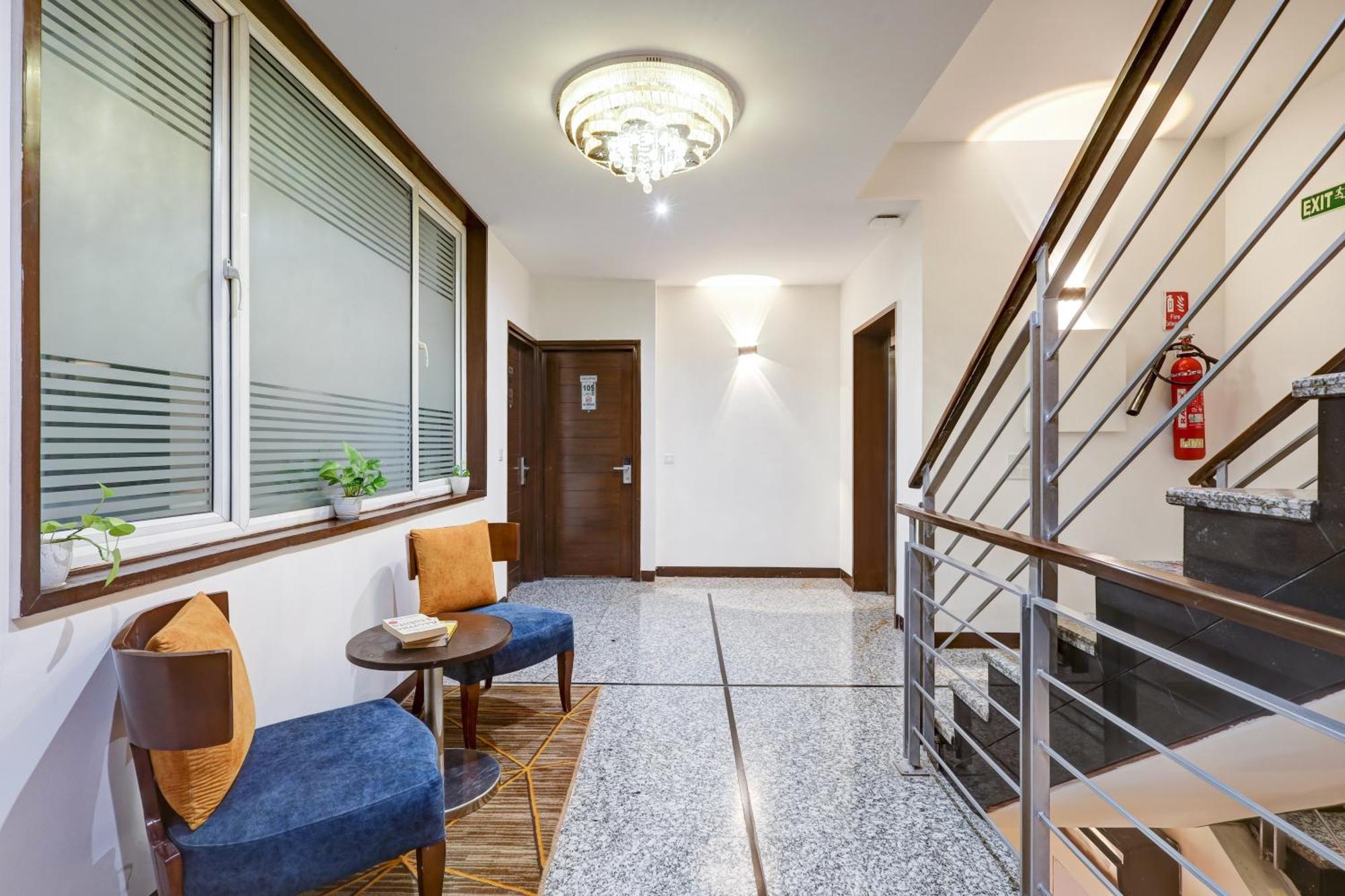Hotel 91 Golf Course Road Gurgaon Exteriör bild