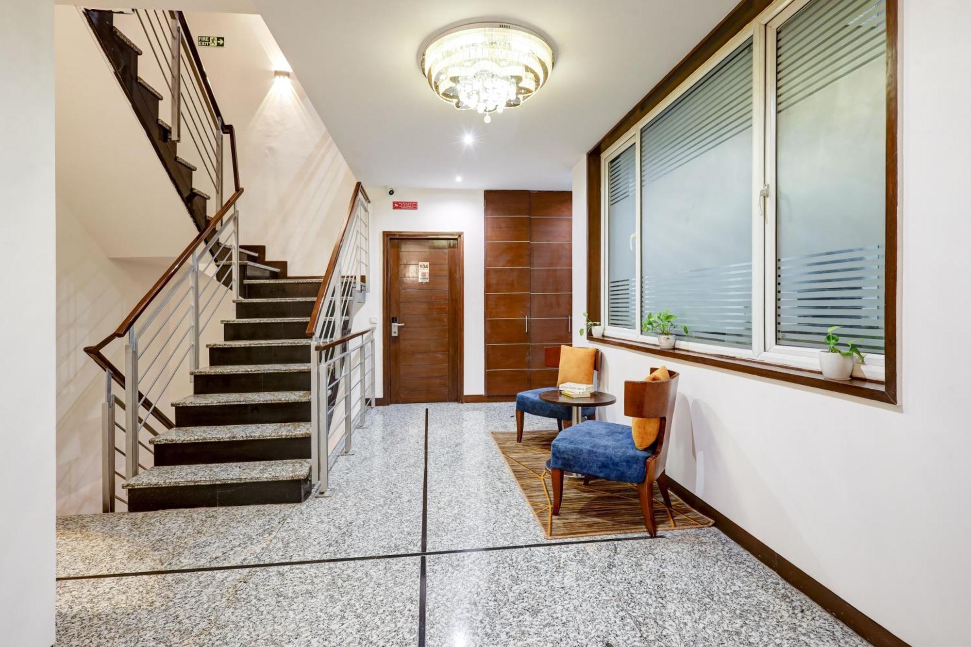 Hotel 91 Golf Course Road Gurgaon Exteriör bild